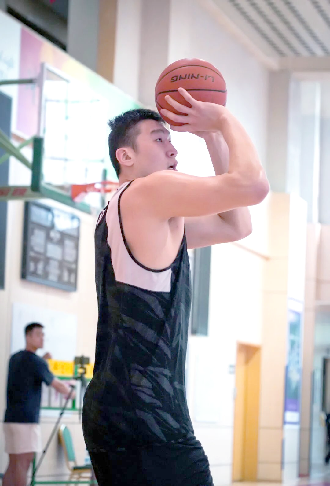 转会期体能课后,多伦多猛龙主帅复盘备战CBA季后赛,态度坚定,赛程密集仍需轮换的简单介绍 转会期体能课后,多伦多猛龙主帅复盘备战CBA季后赛,态度坚定,赛程密集仍需轮换的简单介绍